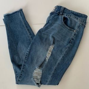 ✨Refuge ripped denim jeans